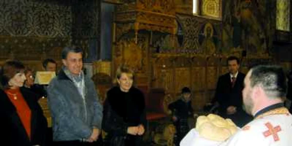 Familia Regală a ascultat slujba de Crăciun de la Săvârşin. Foto: Adevărul