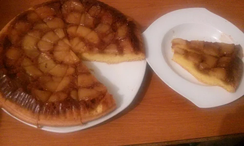 prajitura rasturnata cu mere caramelizate jpeg