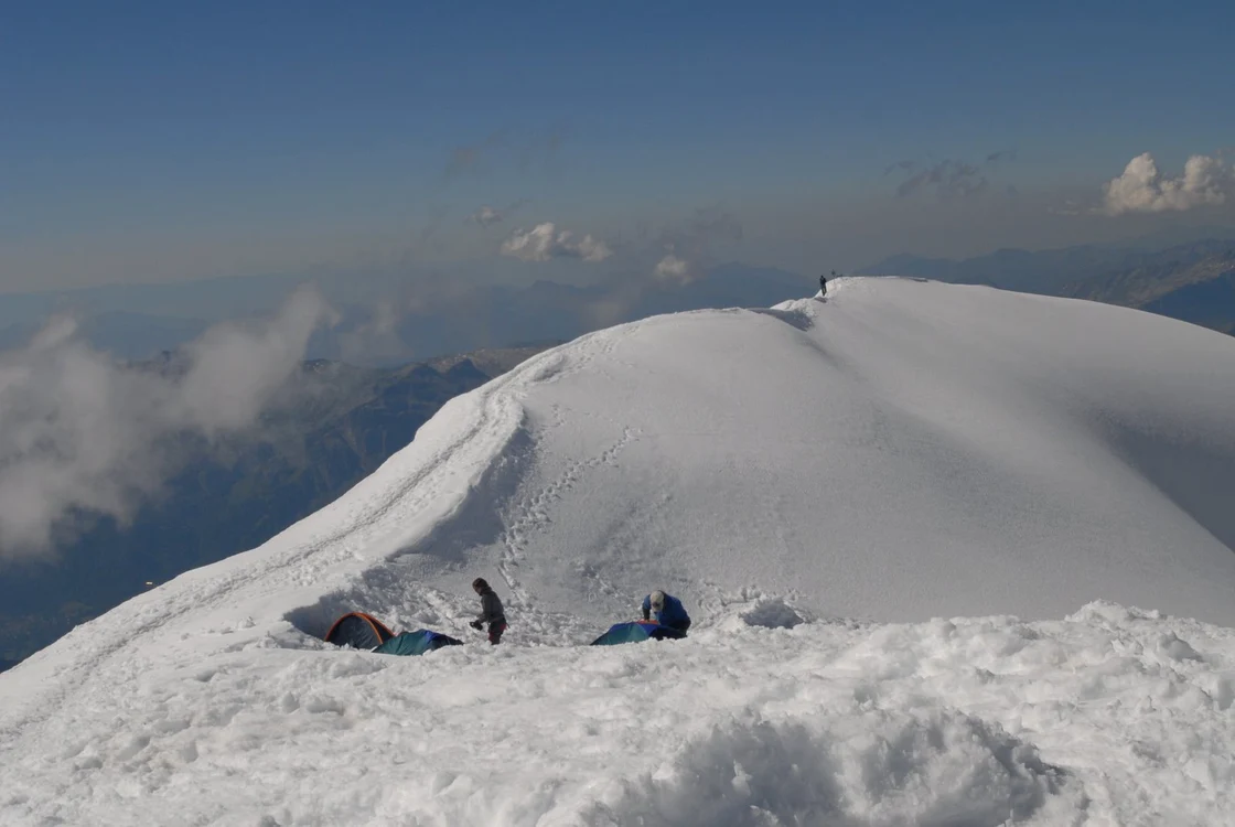 Un alpinist român a murit în masivul Mont Blanc FOTO: Arhiva
