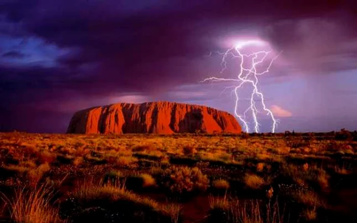 Cele mai frumoase locuri din Australia. Uluru/Imagini listtoptens.com