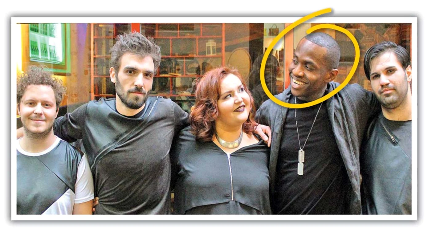 Michel Kotcha cântă din 2012  în trupa “Heavy Rotation”
