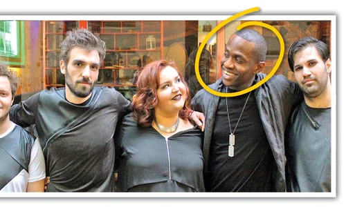 Michel Kotcha cântă din 2012  în trupa “Heavy Rotation” jpeg