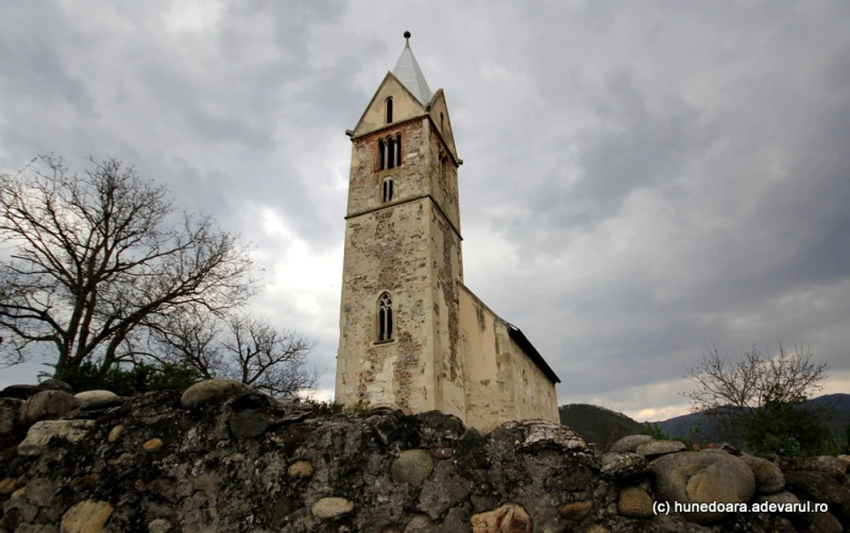 biserica santamariaorlea tara hategului foto daniel guta adevarul