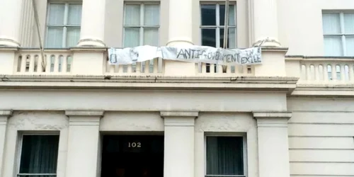 Vila din Londra apartinand unui oligarh rus ocupata de anarhisti FOTO konbini.com