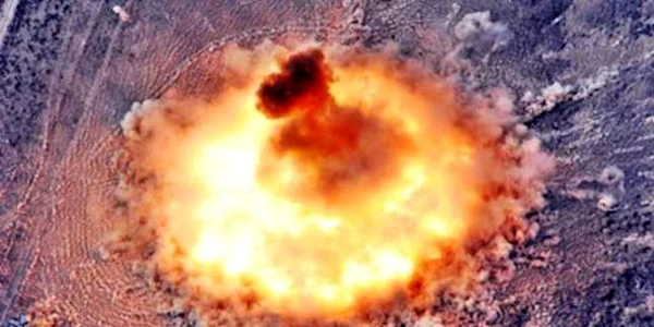 Detonarea bombei MOAB FOTO Global Security