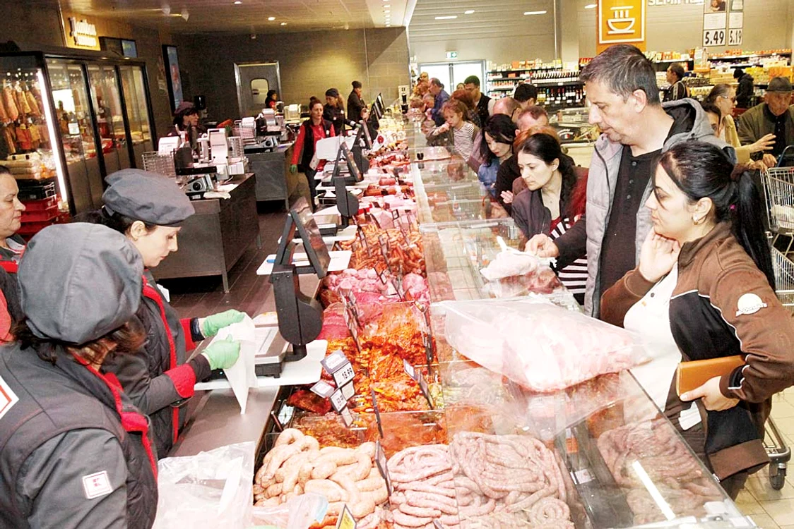 Raionul de carne a fost luat cu asalt de gurmanzi