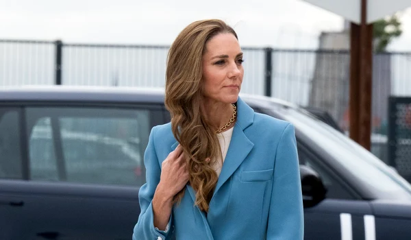 kate middleton costum albastru profimedia jpg