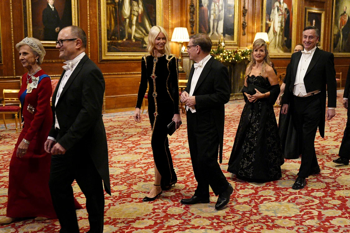 Claudia Schiffer și premierul britanic Keir Starmer la bachetul de stat de la Castelul Windsor dat pentu cuplul prezidențial german GettyImages 2249178872 jpg