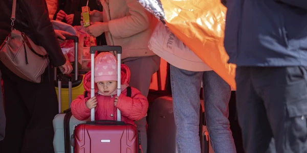 Refugiati ucraineni intrati în Romania cu bacul prin vama Isaccea FOTO Inquam Photos / Ilona Andrei