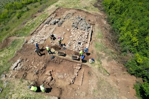 Templu elenistic descoperit de arheologi în situl antic de la Bushat (© Universitatea din Varșovia)