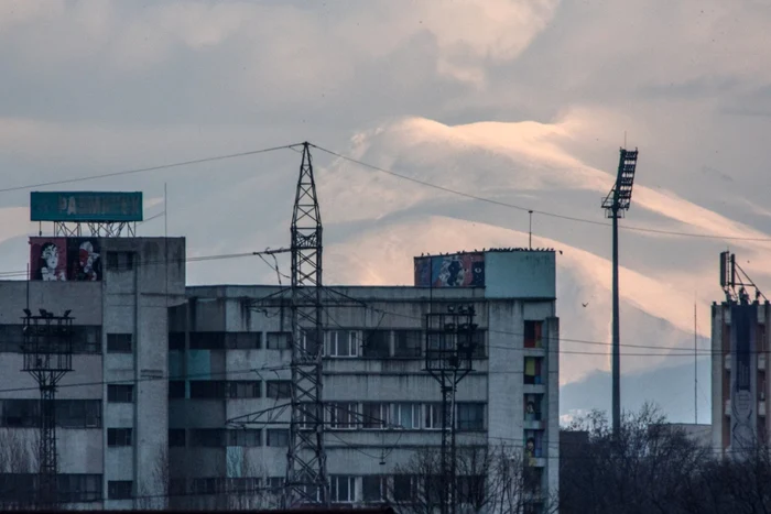 Cum se văd Munţii Banatului din Timişoara FOTO Răzvan Vitionescu