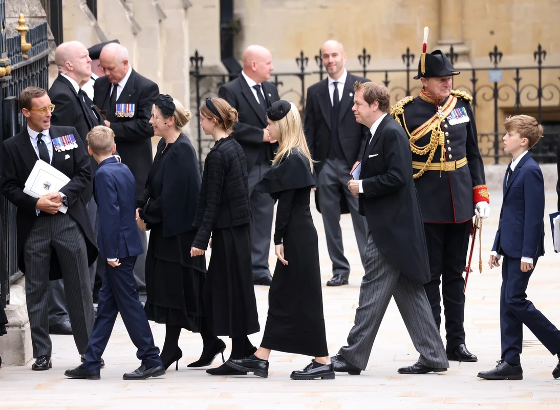 copiii Reginei Consoarte Camilla Tom Parker Bowles si Laura Lopes (1) jpg