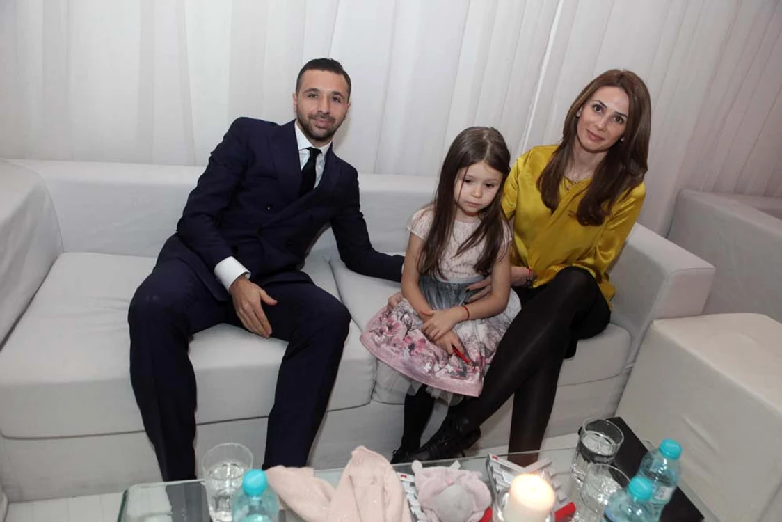 
    Lucian Sânmărtean, împreună cu soţia Maria şi fiica Natalia Foto: Sever Gheorghe  