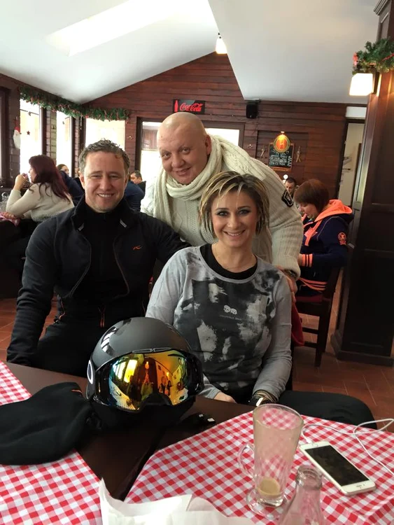 Anamaria Prodan și Laurențiu Reghecampf se distrează românește în noaptea dintre aniFoto: Arhiva personală