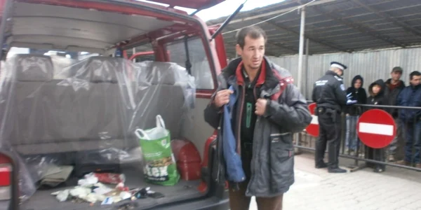 "Pisică" este vedetă printre cerşetori