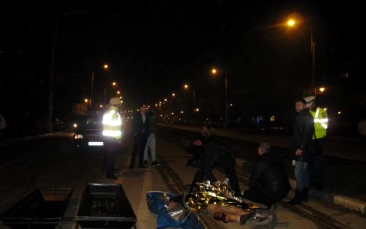 Imagine de la locul accidentului, pe Calea Bucureşti din Craiova. (Foto: adevarul.ro)