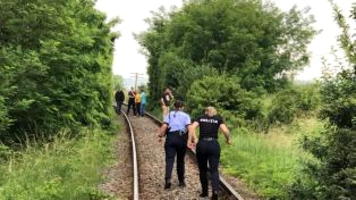 Poliţiştii au găsit cadavrul femeii dispărute lângă calea ferată FOTO botosaninews.ro