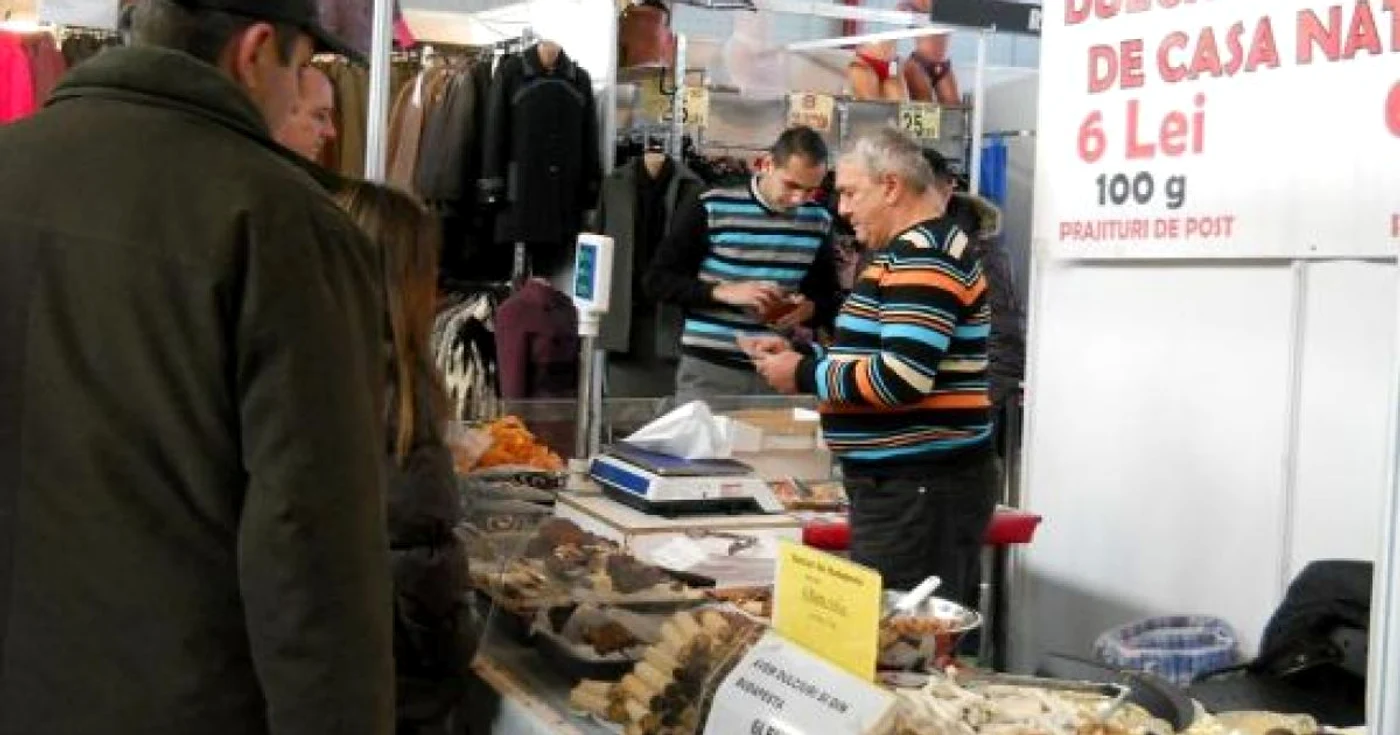 Prăjiturile de post se vând cu 60 lei kilogramul