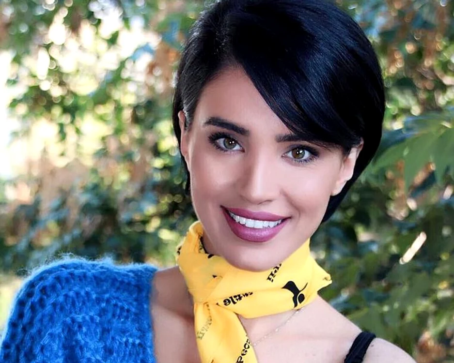 
    Adelina Pestrițu le-a arătat prietenilor virtuali diferențaFoto Eda blog  