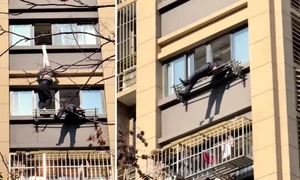 Un barbat a cazut in gol de la etajul 15, foto The Sun jpg