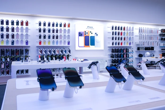 Magazinul Apple Premium Partner din mall AFI Cotroceni.