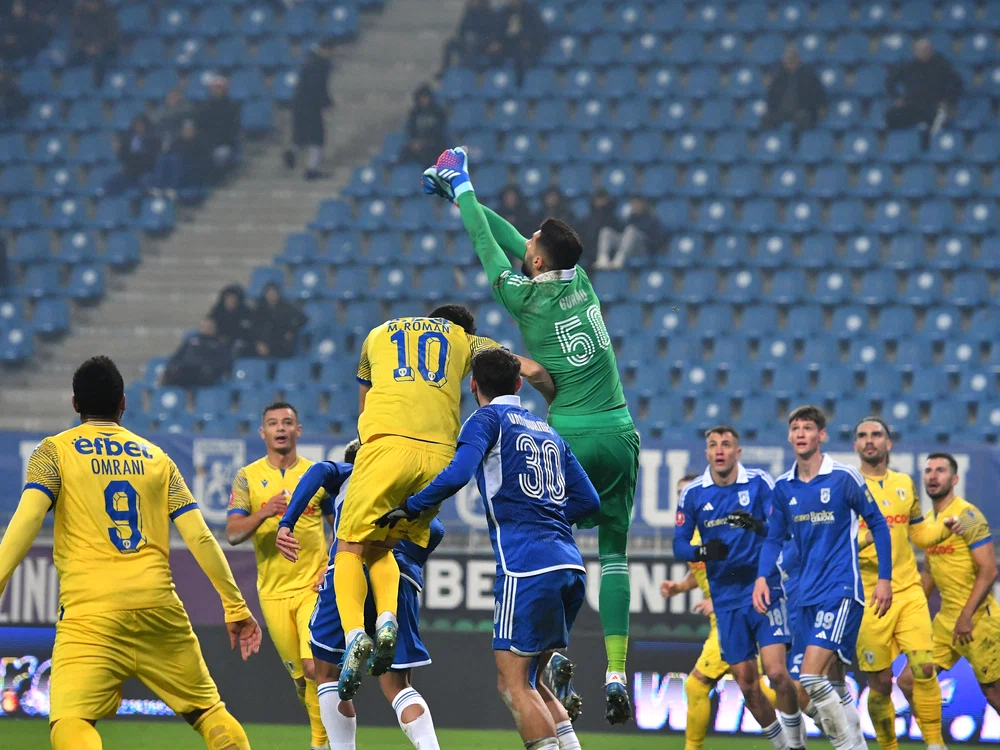 FCU 1948 CRAIOVA FOTBAL CLUB SA   ACS PETROLUL 52 PLOIEȘTI, SUPERLIGA SUPERBET (19 12 2023) (1) jpg