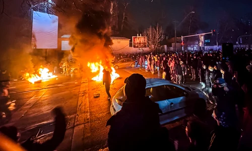Proteste violente în Teheran, Iran FOTO AFP