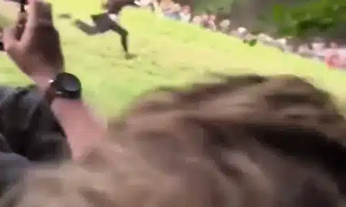 GIF Cursa de rostogolit brânză