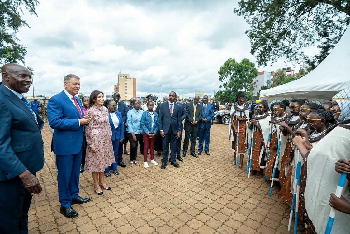  Președintele Klaus Iohannis, și soția sa, Carmen Iohannis, în Kenya FOTO Presidency