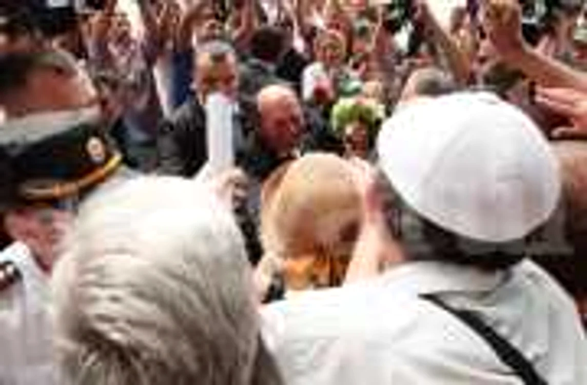 Traian Băsescu a făcut o baie de mulţime la Chişinău. FOTO Dumitru Goncear / Adevărul