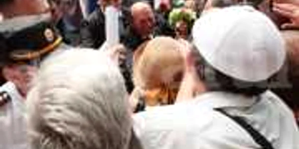 Basescu la Chisinau Baie de multime
