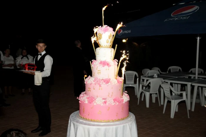 Cornelia şi Lupu Rednic au fost naşi la o nuntă cu 1.000 de invitaţi.