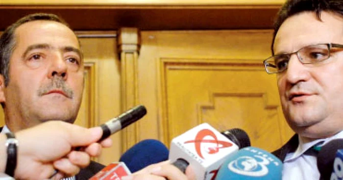 Politicienii, loviţi de paranoia spionitei