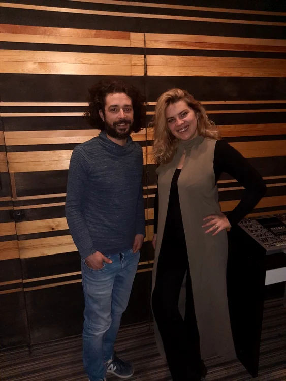 Marius şi Bianca  lucrează împreună