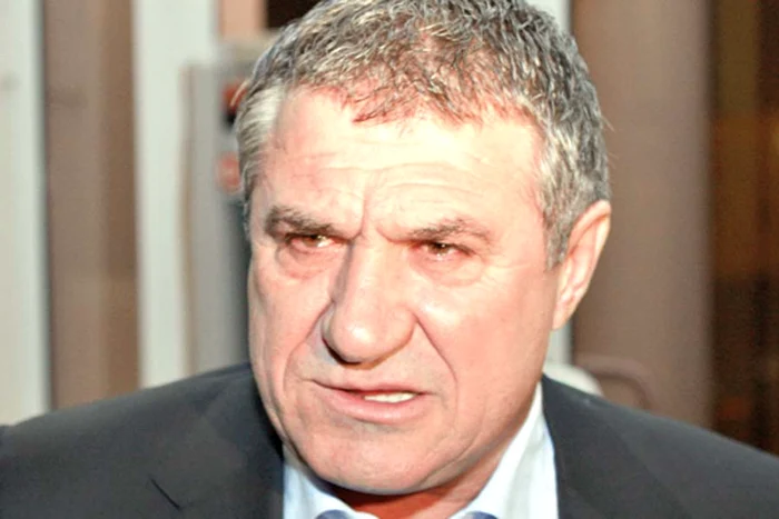 Verii Becali mai au şase jucători