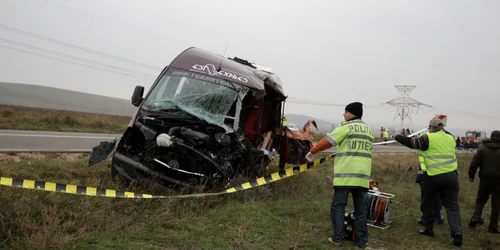 Mai multe persoane au fost rănite în urma impactului
