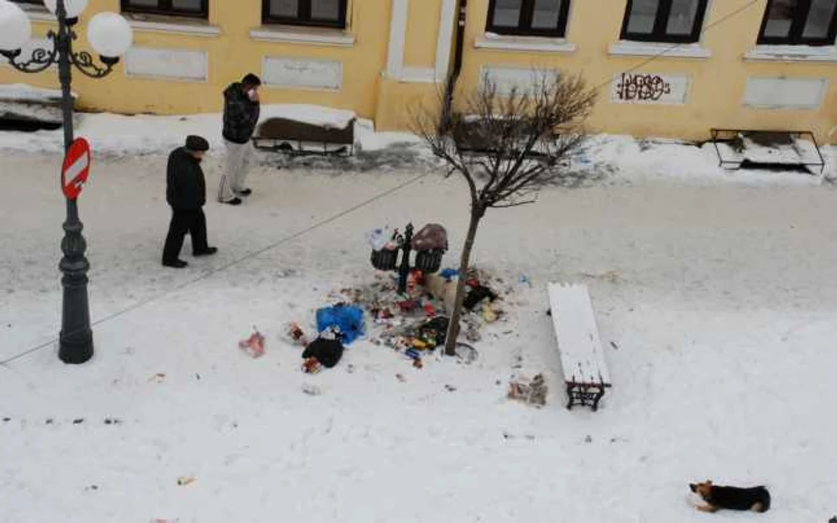 Mizeria de pe străzi a devenit insuportabilă pentru brăilenii care vor să trăiască într-un oraş civilizat  FOTO Florentin Coman