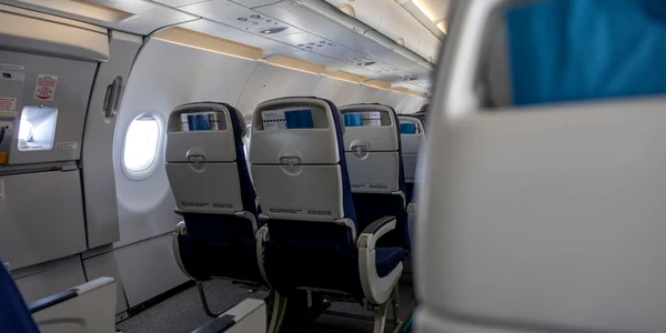 Interiorul unui Airbus A 321 shutterstock 2357967615 jpg