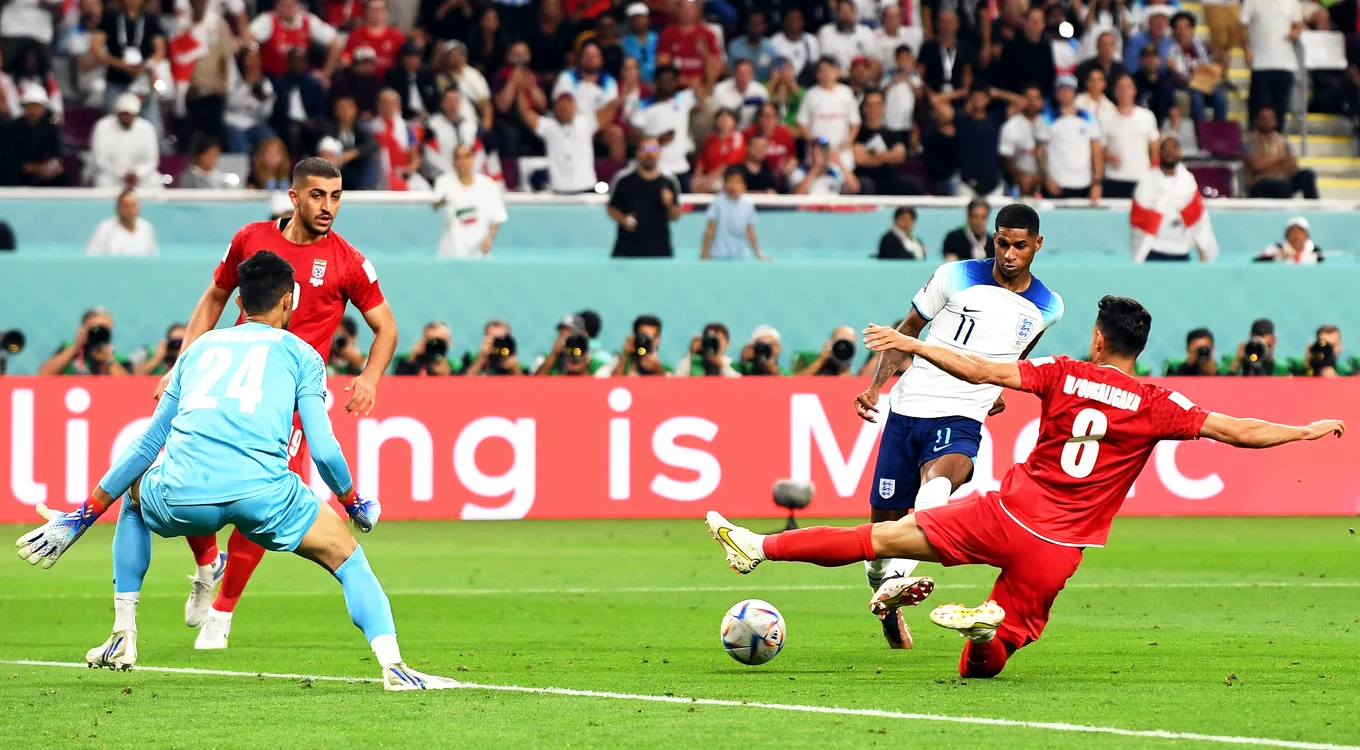 Marcus Rashford înscrie lejer pentru 5-1 în meciul Anglia - Iran. Foto EPA EFE