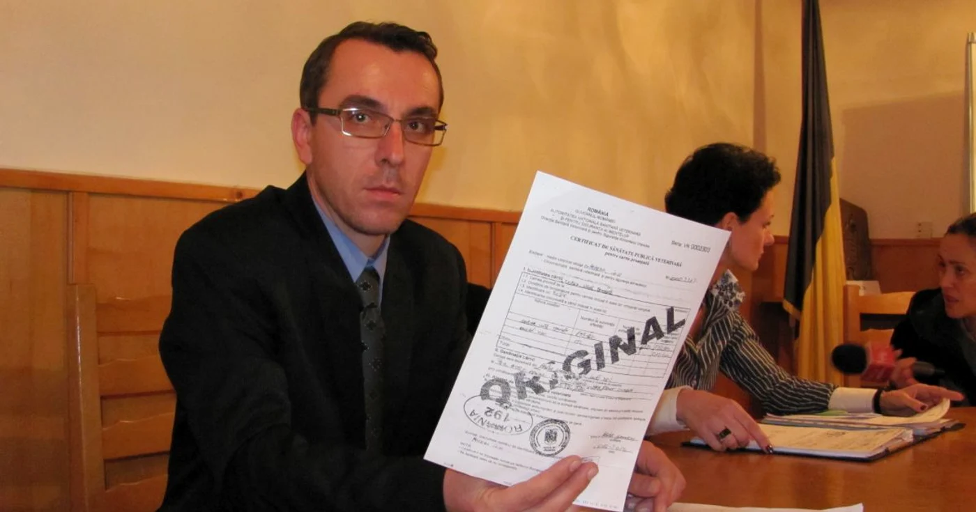 Procurorul Cristi Ţârlea ne arată actele false întocmite de samsarii de cai.