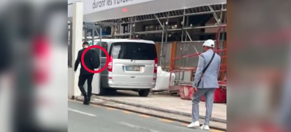 Noi detalii despre jaful ca-n filme din Paris. Hoții îmbrăcați elegant, filmați când plecau relaxați de la locul faptei VIDEO