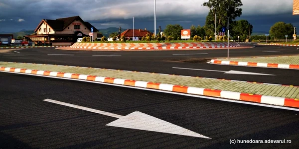 noul sens giratoriu de la santuhalm deva foto daniel guta adevarul