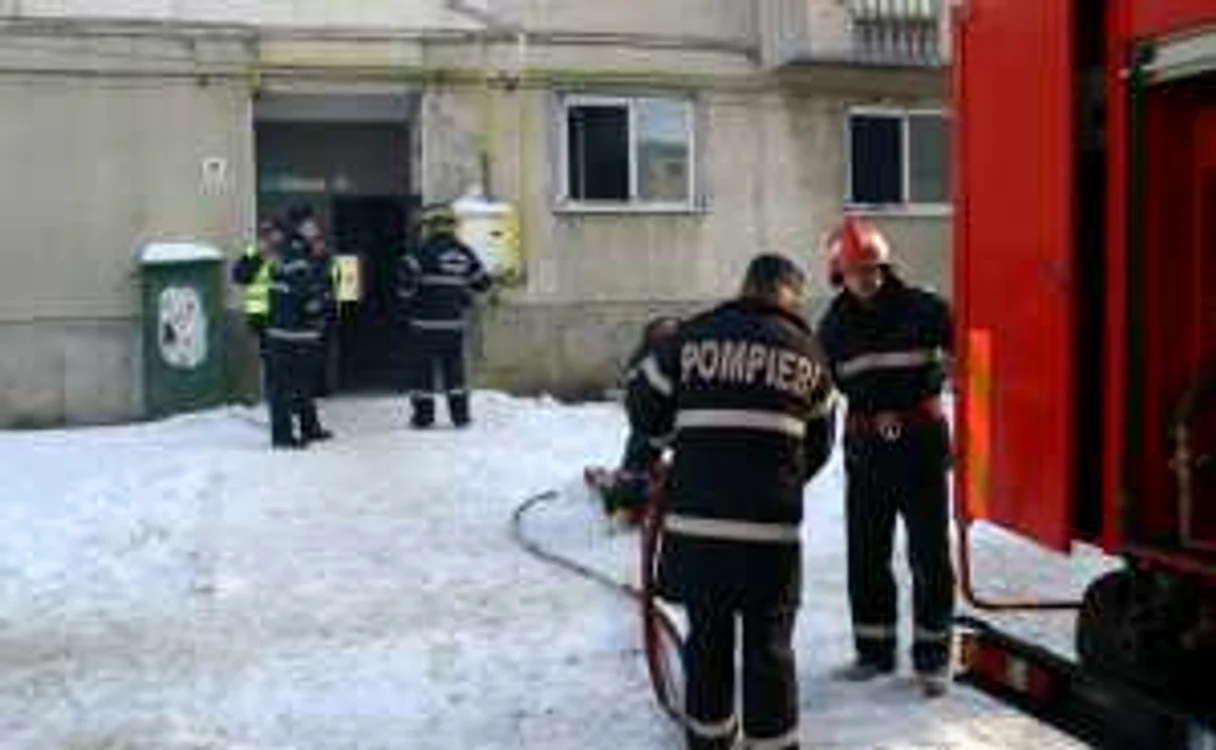 Incendiul a fost observat de un vecin de scară