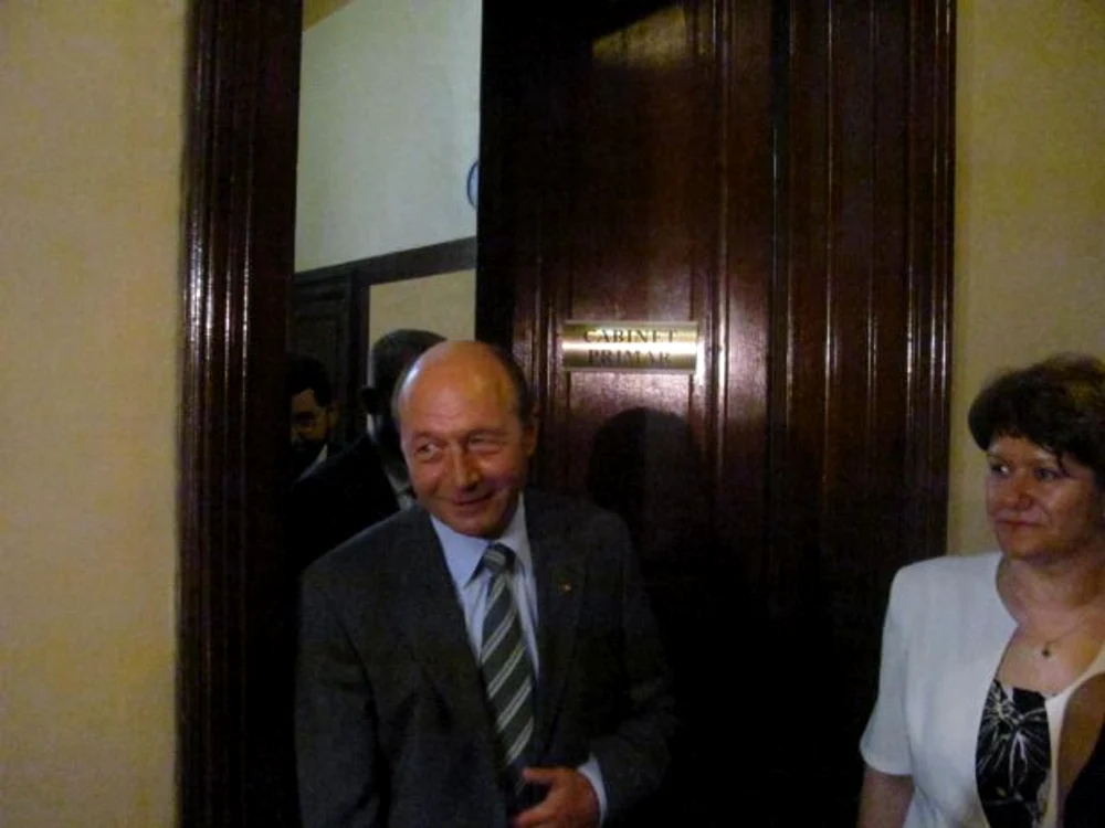 Traian Băsescu este de acord cu decizia luată de Curtea de Apel Bucureşti cu privire la dezafilierea Universotăţii Craiova