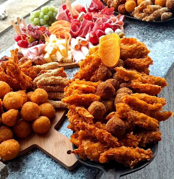 O parte din aperitivul pregătit de George Proțap