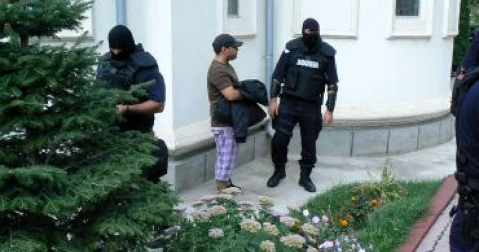 Craiova: Reţeaua lui Covei şi Nixon a tras milioane de euro de pe carduri