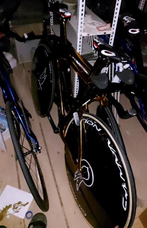 
    O astfel de bicicletă costă peste 27.000 de euro  