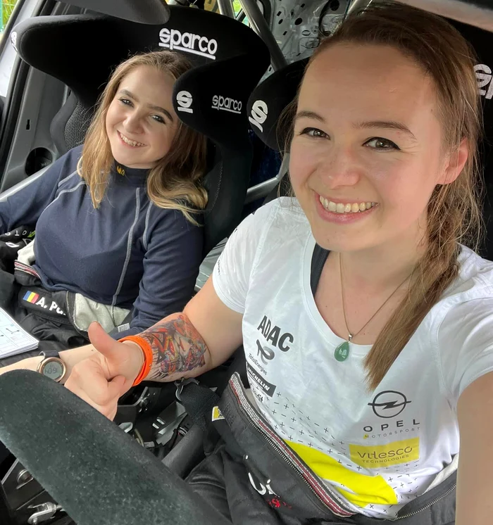 Cristiana este prima româncă pilot de la Campionatul Mondial de Raliu Foto: facebook.com/emoticar