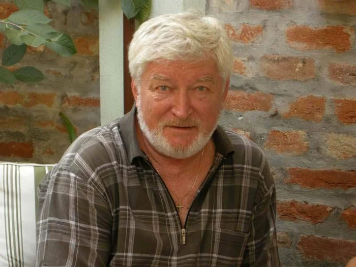 
    Eusebiu  Ştefănescu  