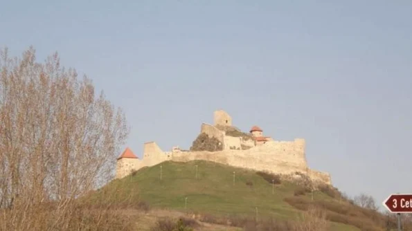 Cetatea Rupea, bijuteria născută dintr o ruină jpeg